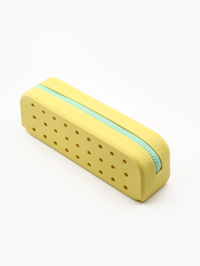 •dotté pencil case•